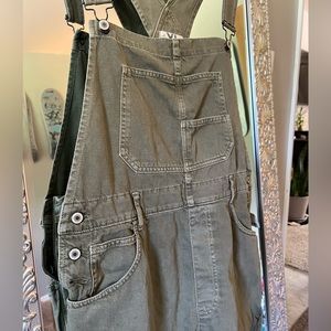 BRAND NEW with tags Free People Overalls! Size XL Women’s. Olive green & shorts!
